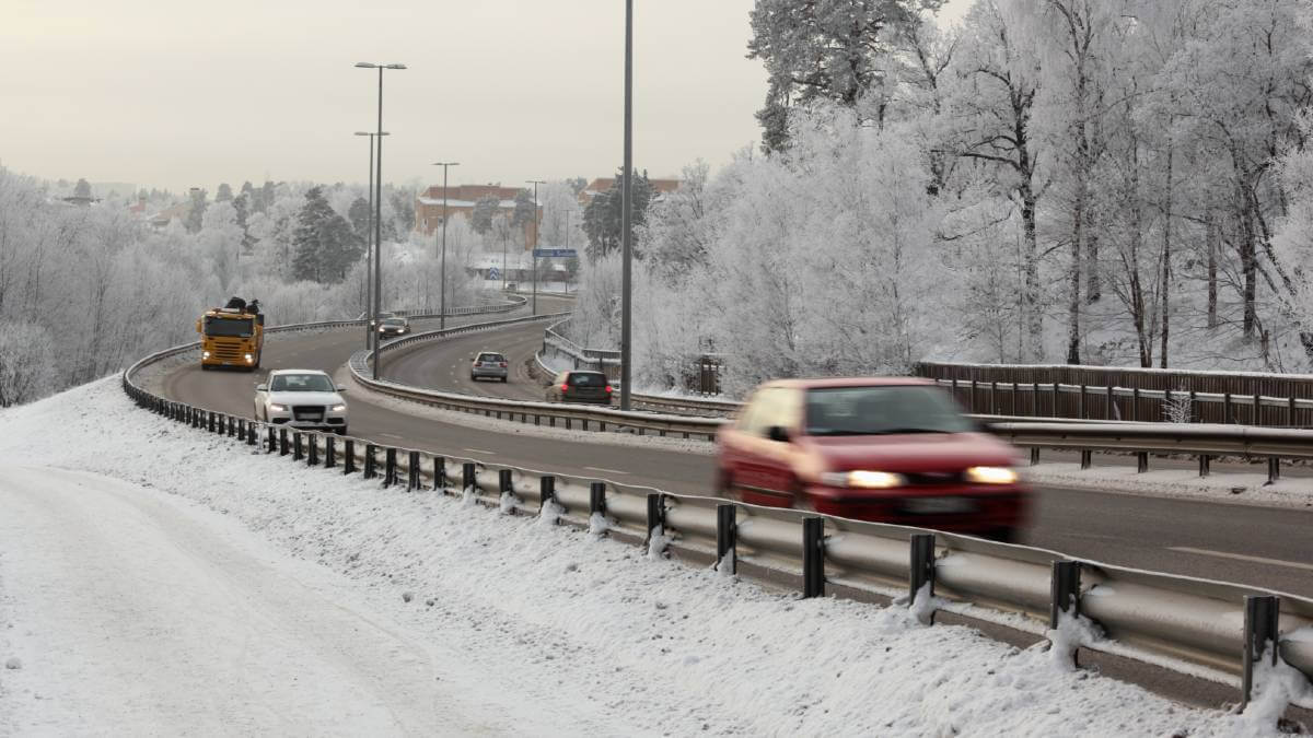 Frío polar, hielo y nieve: consejos de conducción para conducir seguro