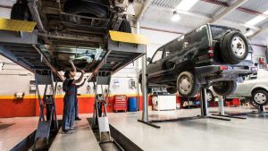 Una de cada tres reparaciones de coches es en vehículos de más diez años